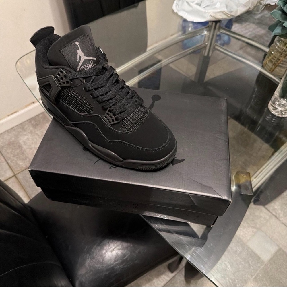 Jordan Men's Black and Gray Sneakers